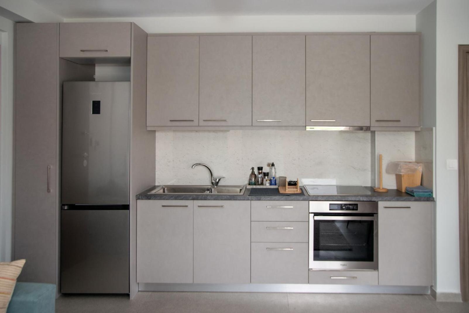 Eugea Apartments Lefkada City ภายนอก รูปภาพ