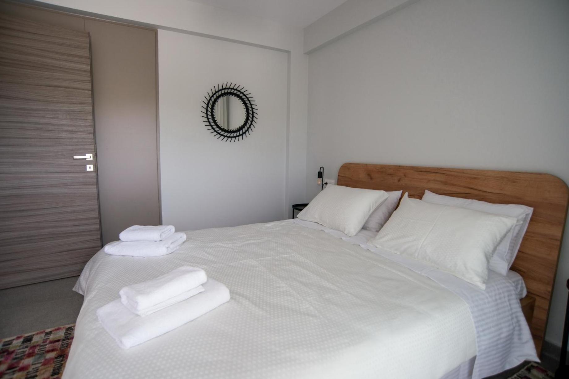 Eugea Apartments Lefkada City ภายนอก รูปภาพ